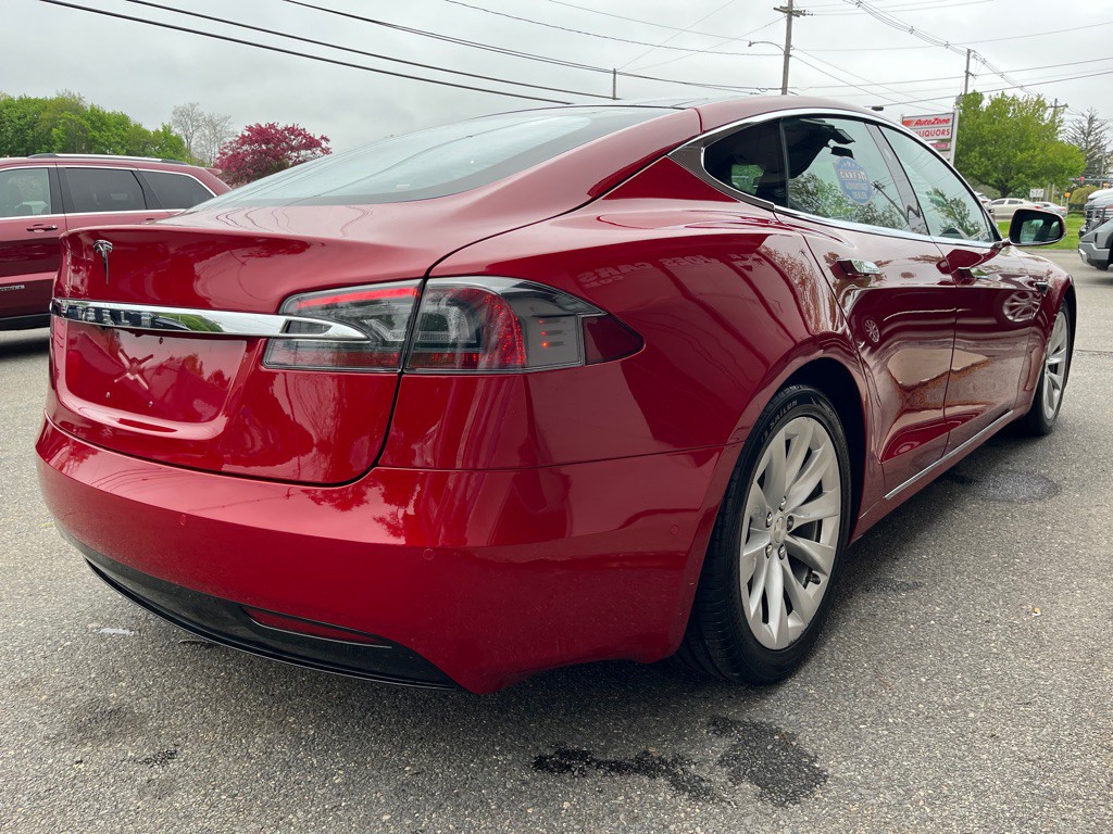 2016 Tesla Model S Image 3