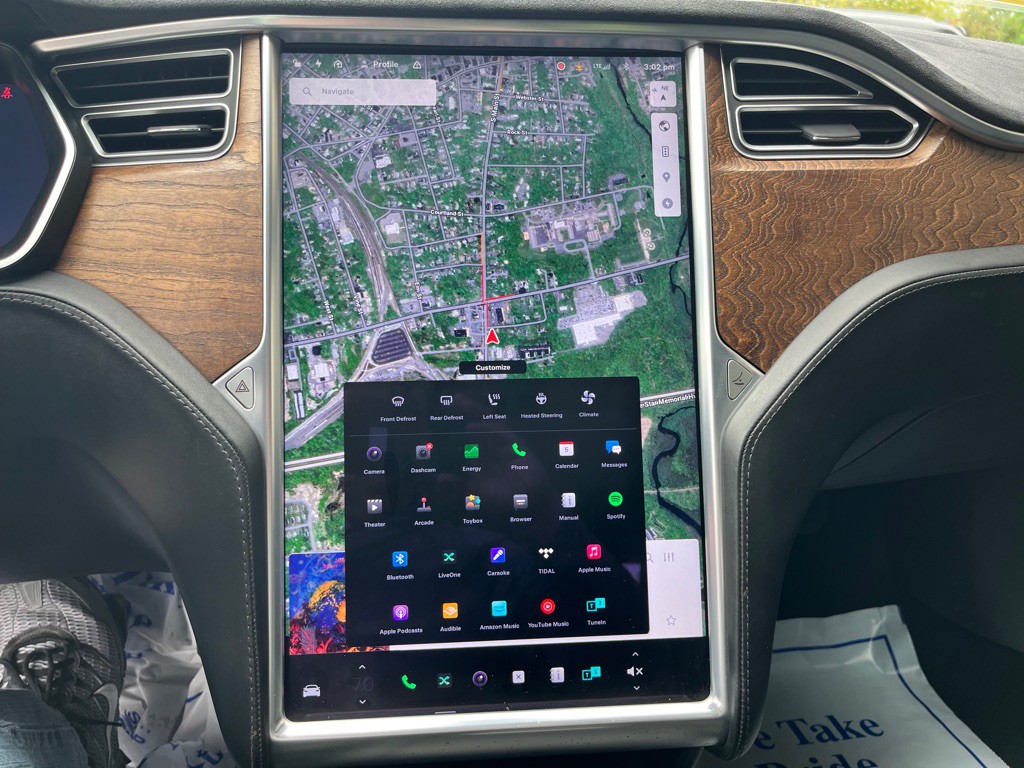 2016 Tesla Model S Image 14