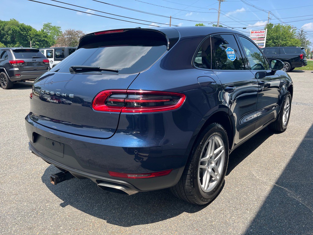 2018 Porsche Macan Image 3