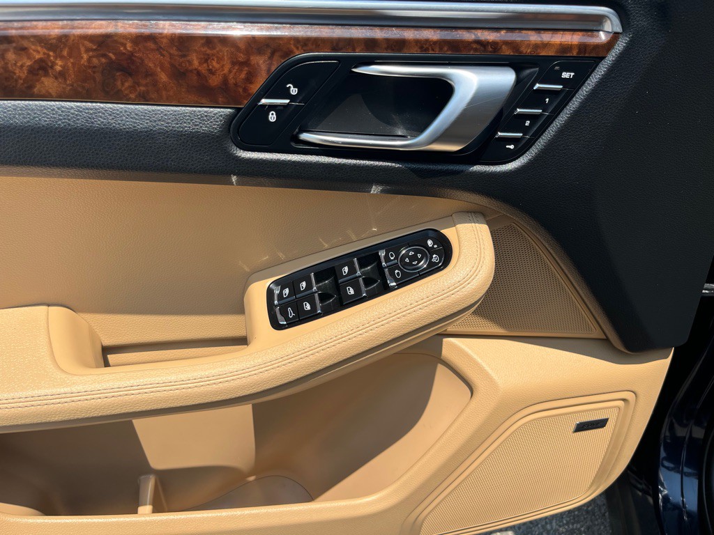 2018 Porsche Macan Image 6
