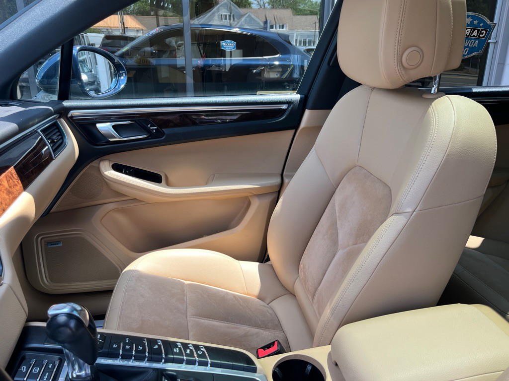 2018 Porsche Macan Image 8