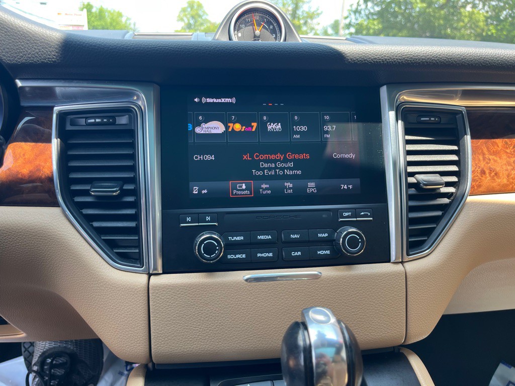 2018 Porsche Macan Image 10