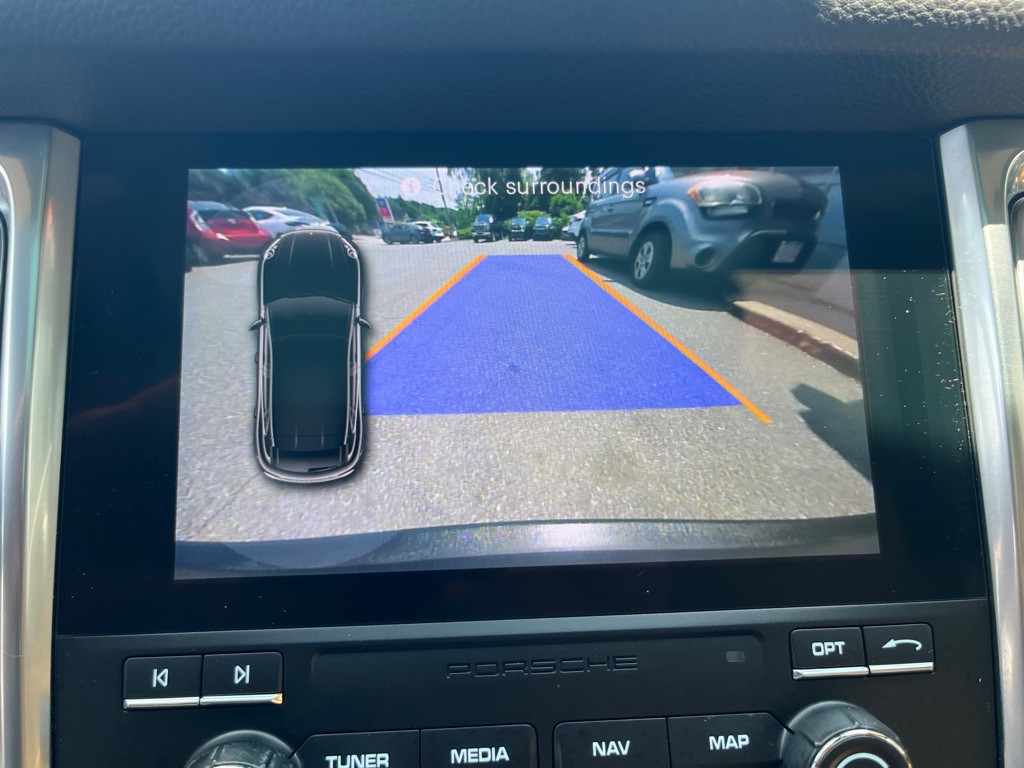 2018 Porsche Macan Image 11