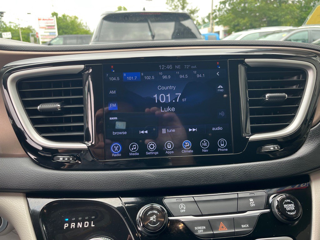 2017 Chrysler Pacifica Image 15
