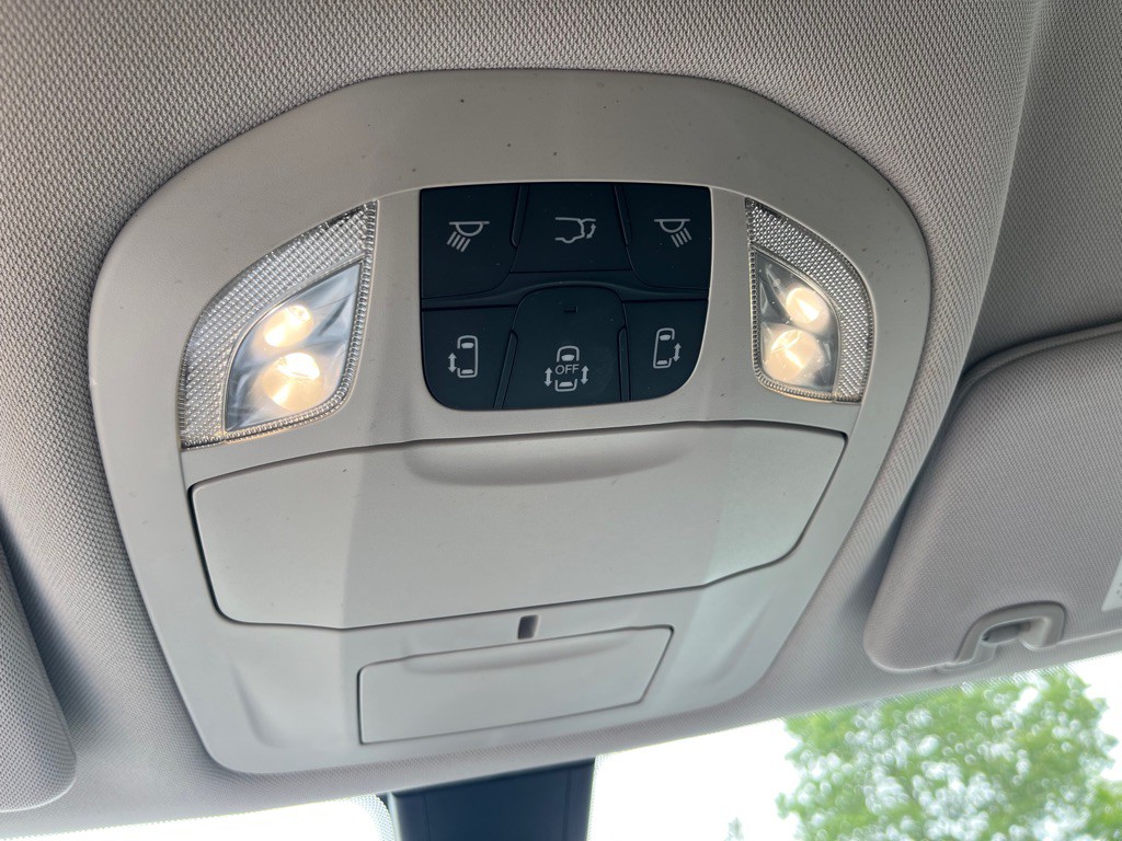 2017 Chrysler Pacifica Image 19