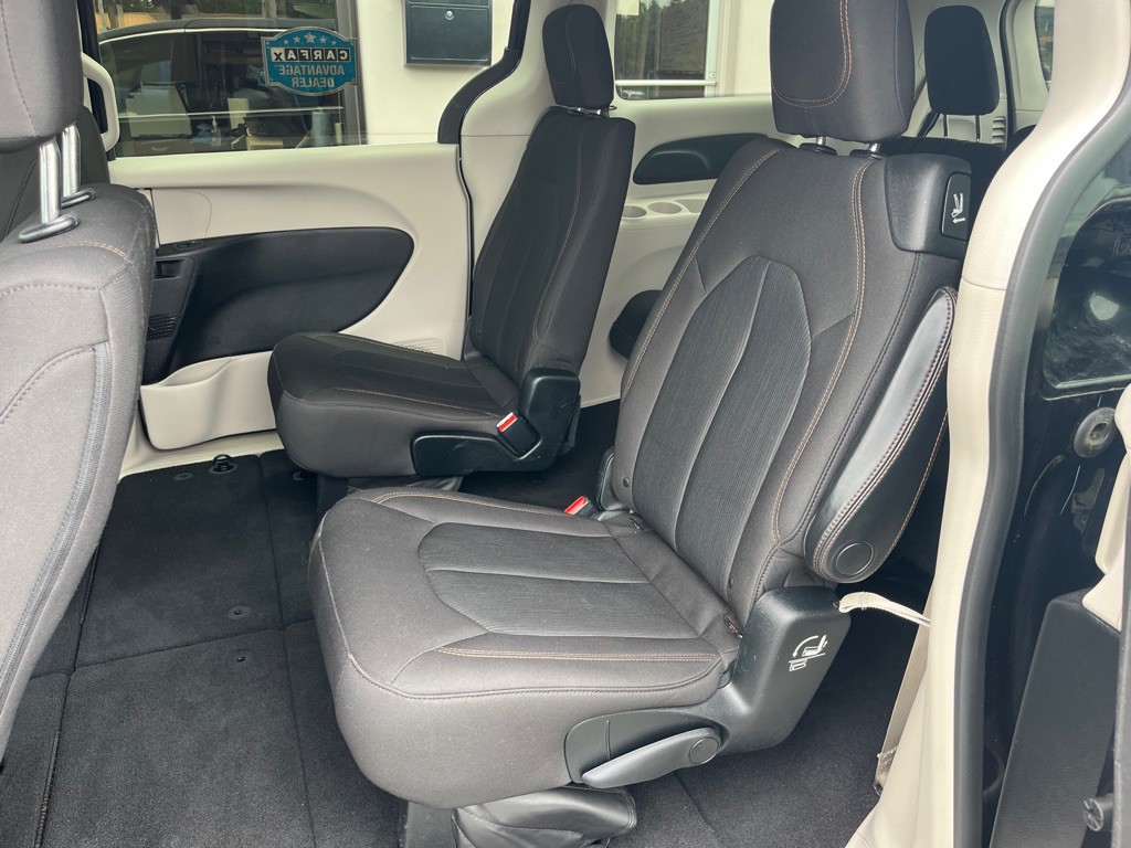 2017 Chrysler Pacifica Image 20