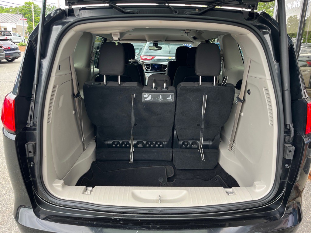2017 Chrysler Pacifica Image 22