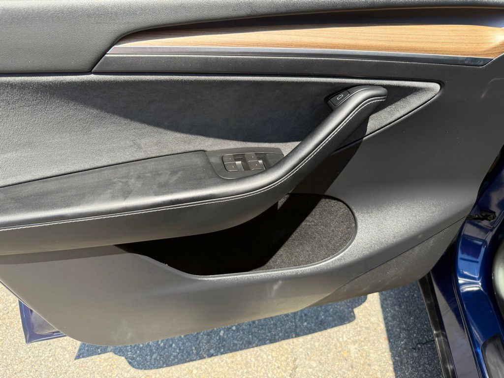 2023 Tesla Model Y Image 10
