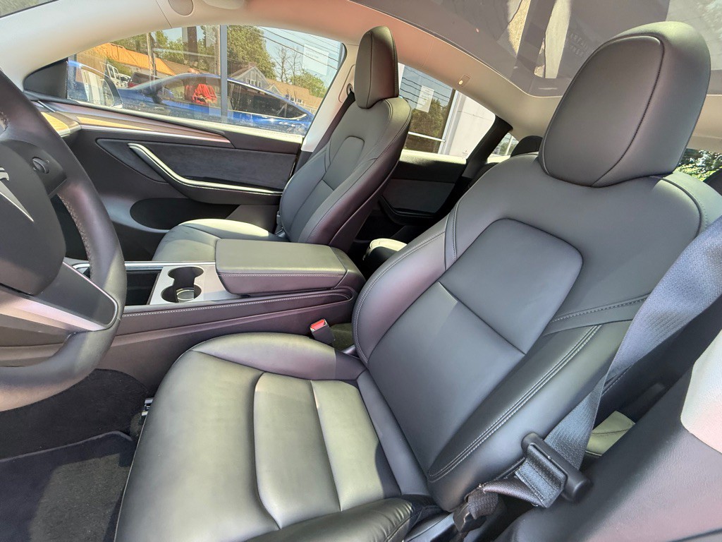 2023 Tesla Model Y Image 11