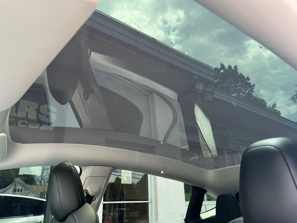 2021 Tesla Model Y Image 18