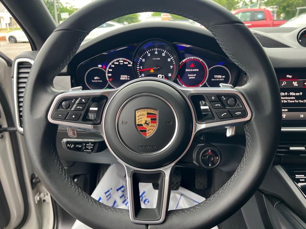 2023 Porsche Cayenne Image 16