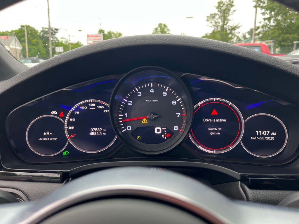 2023 Porsche Cayenne Image 17