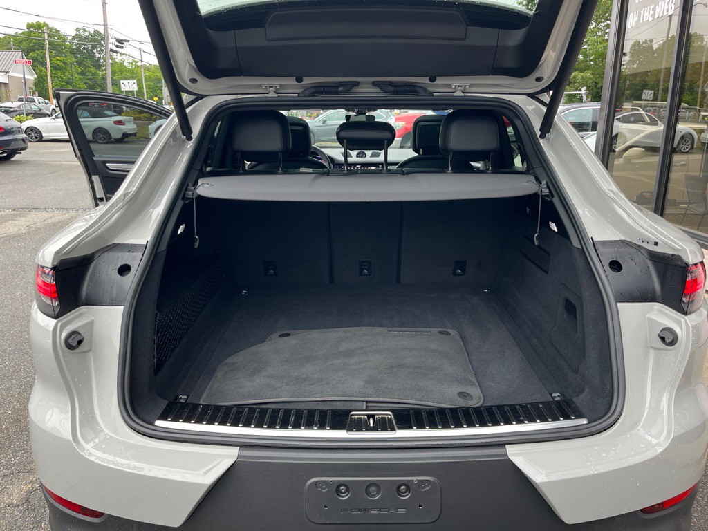 2023 Porsche Cayenne Image 25