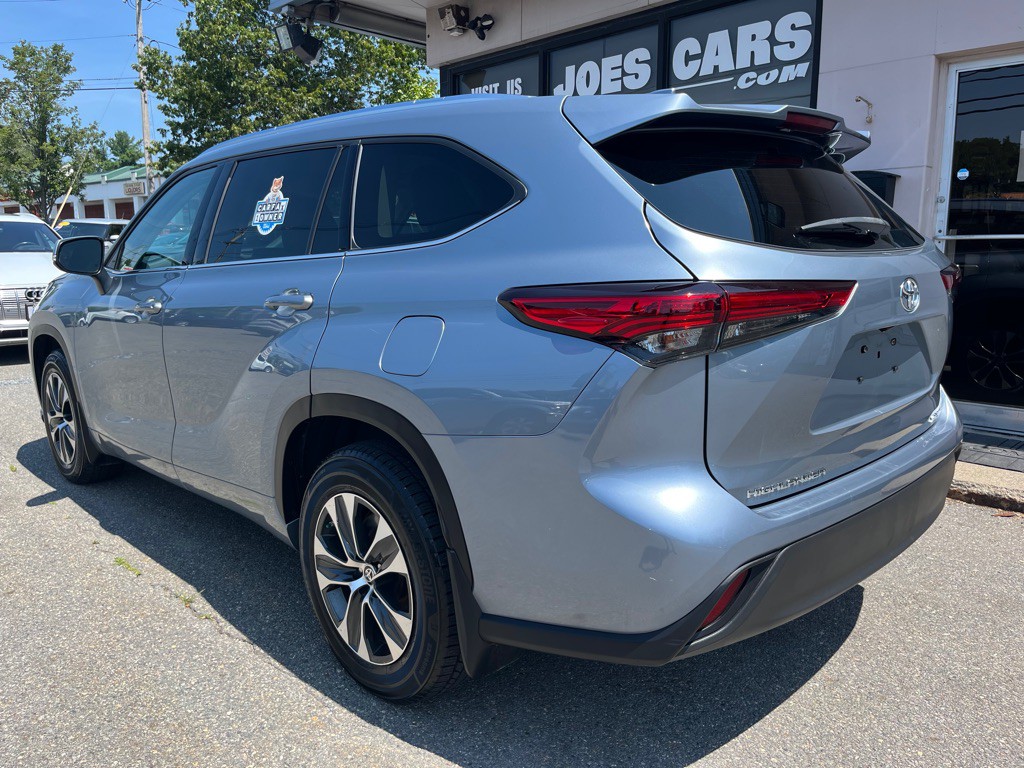 2020 Toyota Highlander Image 2