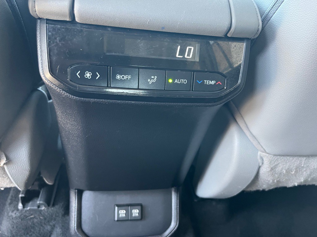2020 Toyota Highlander Image 21
