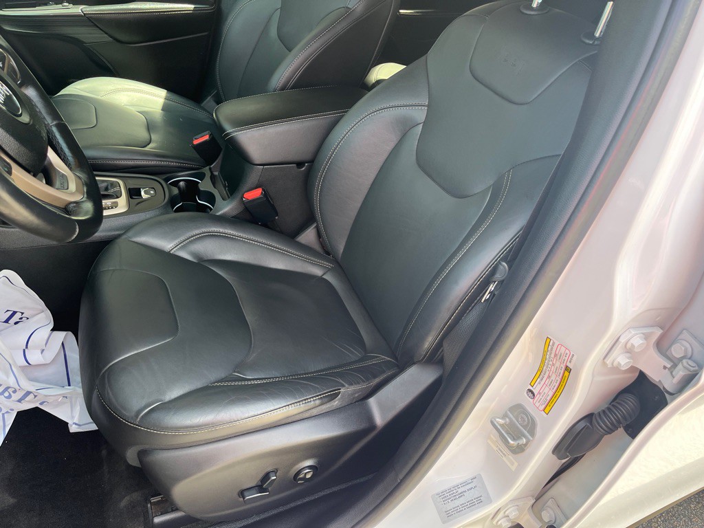 2016 Jeep Cherokee Image 11