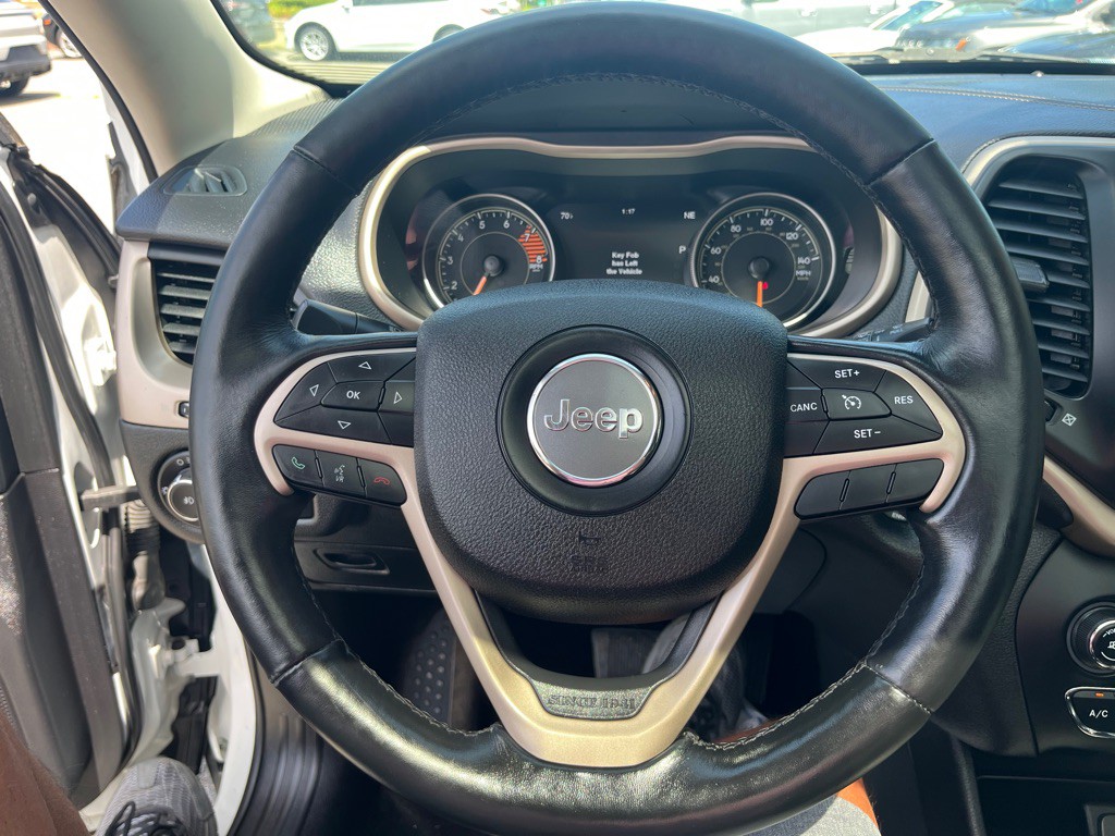 2016 Jeep Cherokee Image 16