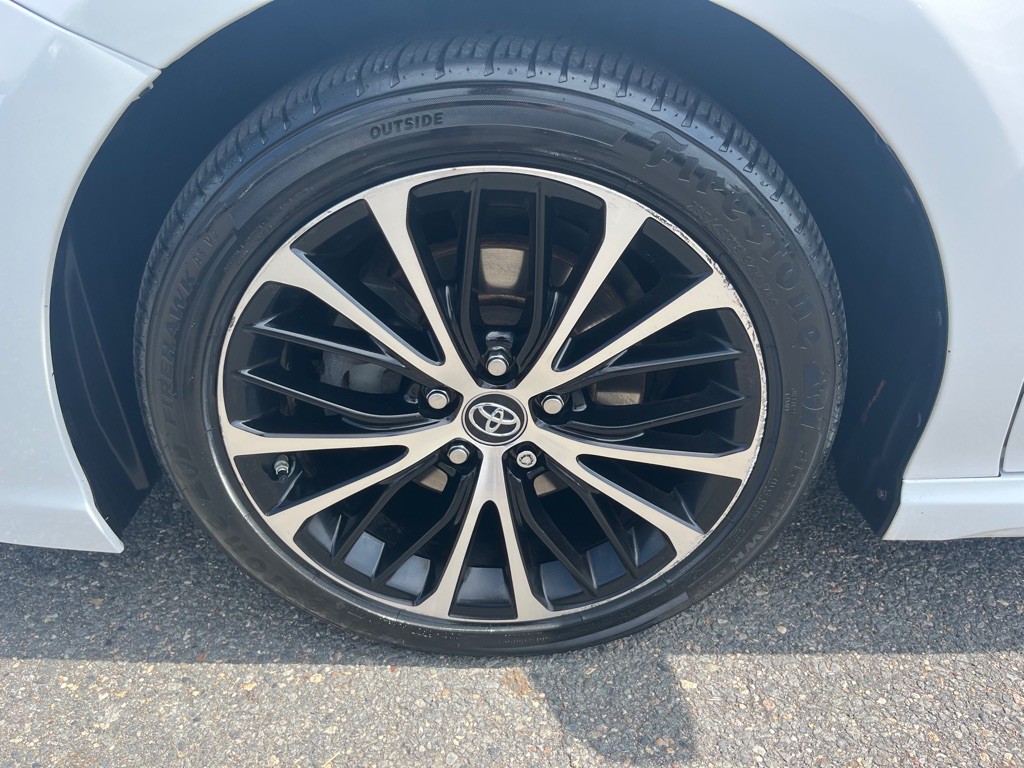 2018 Toyota Camry Image 6