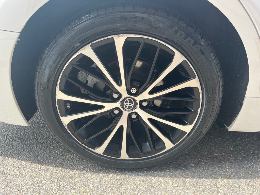 2018 Toyota Camry Image 8
