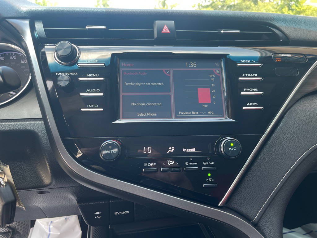 2018 Toyota Camry Image 14