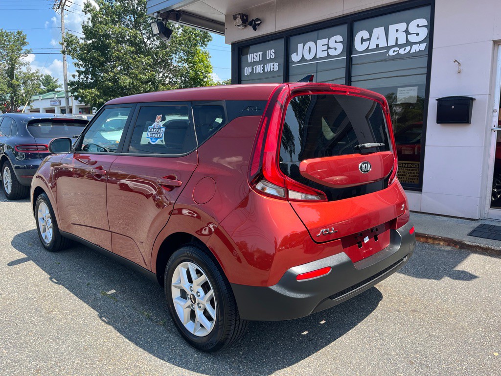 2021 Kia Soul Image 2