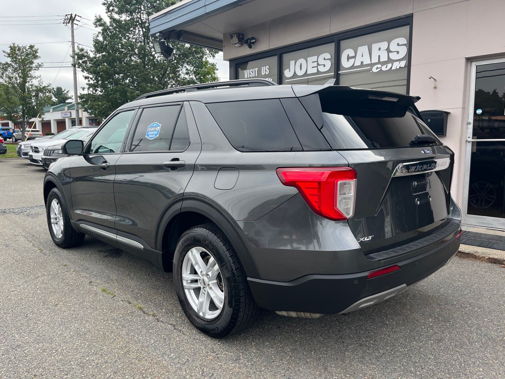 2020 Ford Explorer Image 2