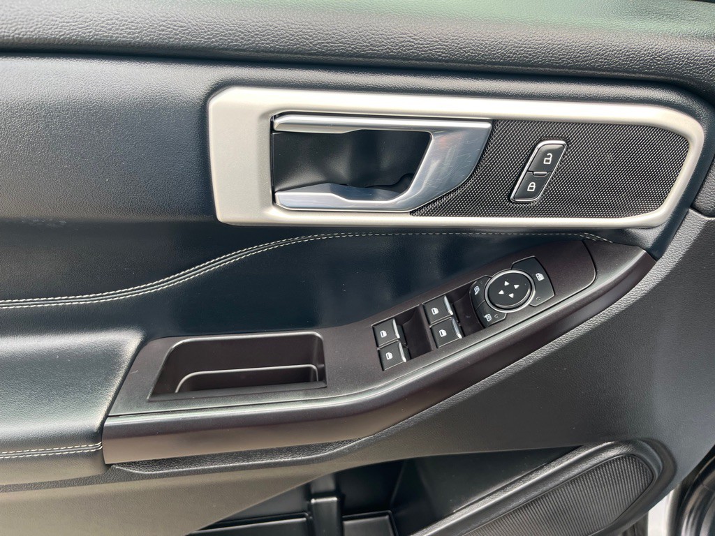 2020 Ford Explorer Image 10
