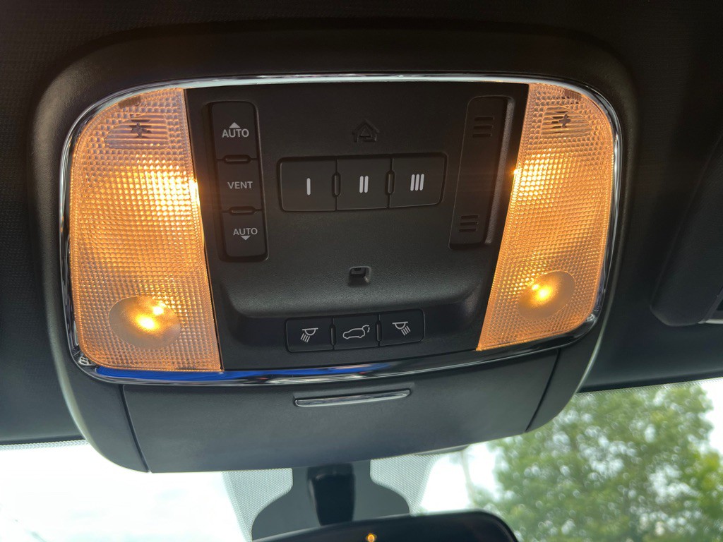 2021 Jeep Grand Cherokee Image 16