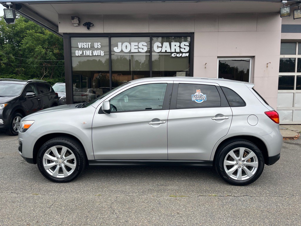 2015 Mitsubishi Outlander Image 1