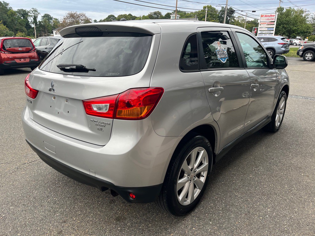 2015 Mitsubishi Outlander Image 3