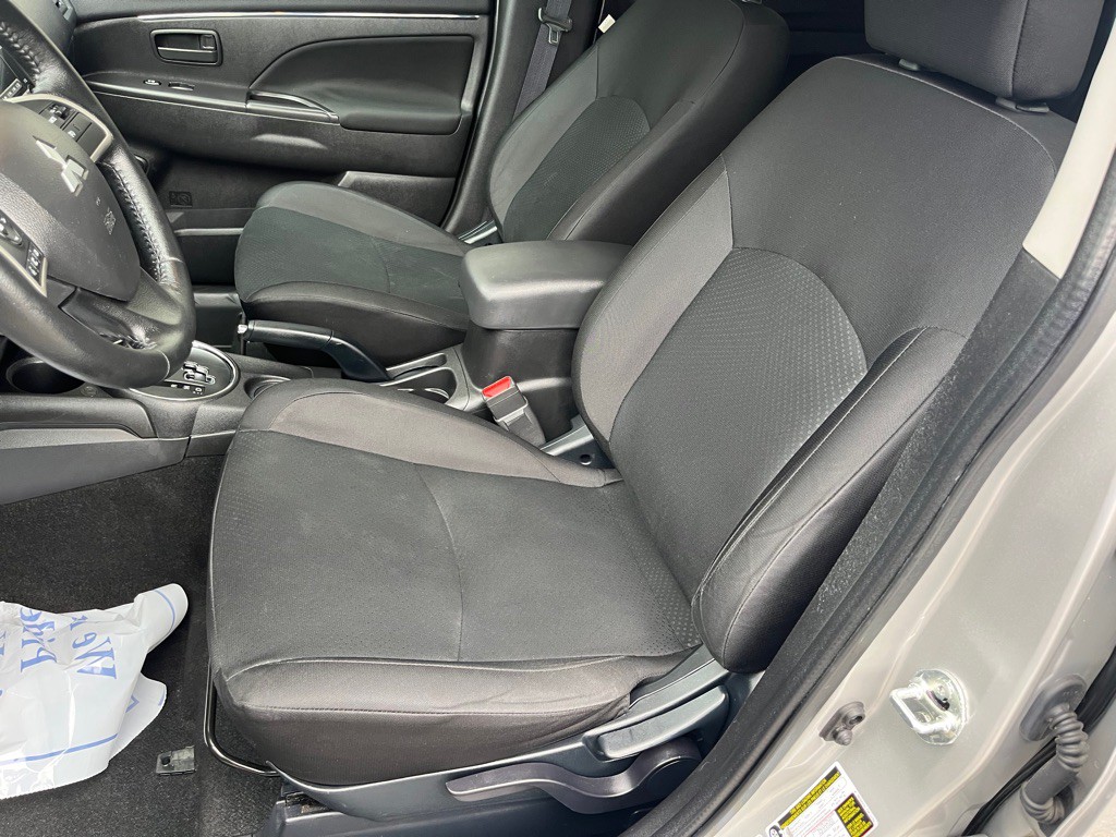 2015 Mitsubishi Outlander Image 11