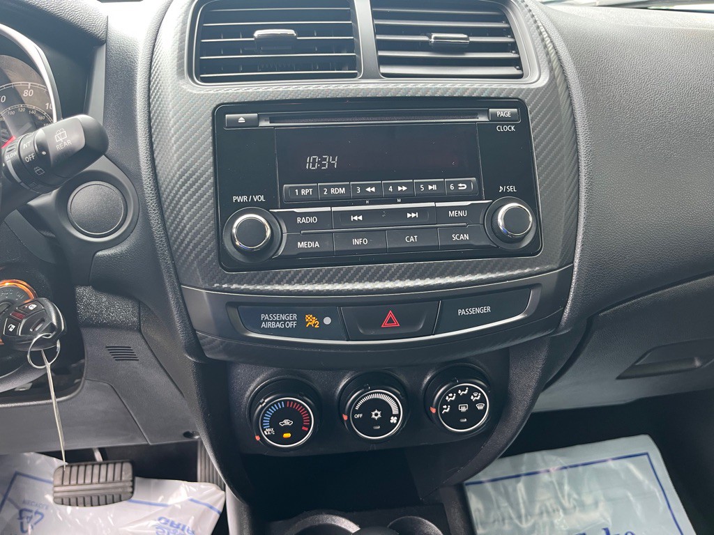 2015 Mitsubishi Outlander Image 14