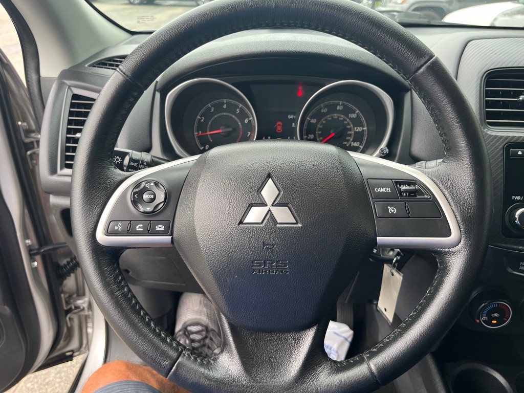 2015 Mitsubishi Outlander Image 15