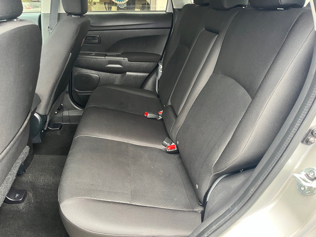 2015 Mitsubishi Outlander Image 17