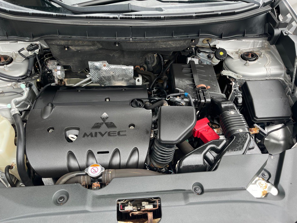 2015 Mitsubishi Outlander Image 20
