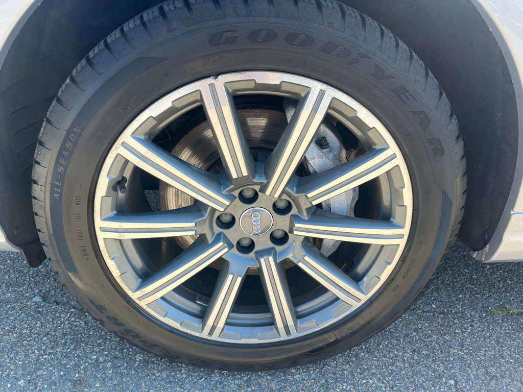 2017 Audi Q7 Image 6