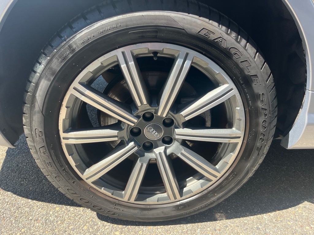 2017 Audi Q7 Image 8