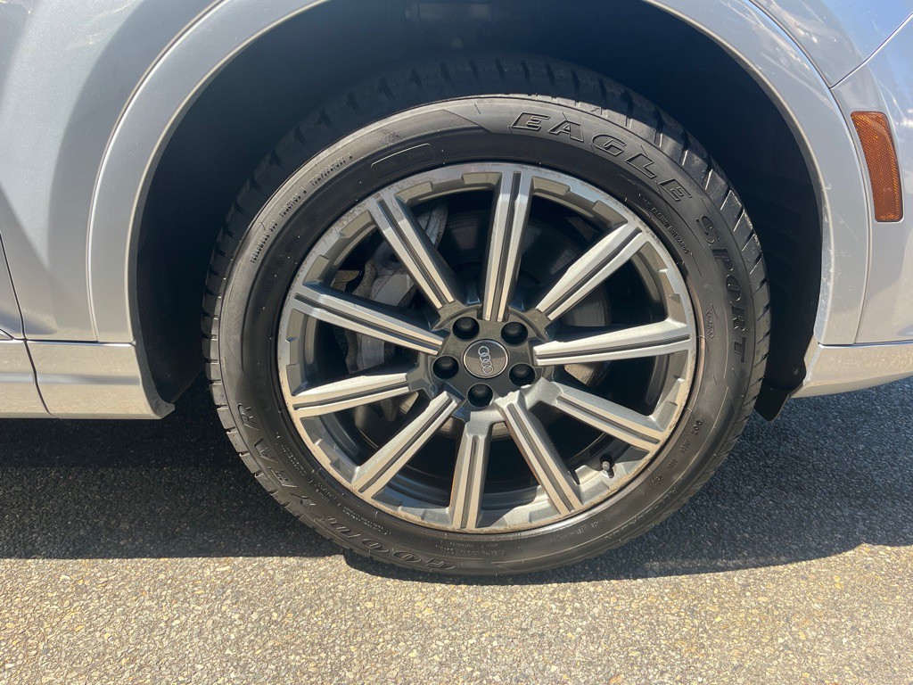 2017 Audi Q7 Image 9