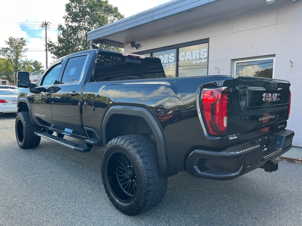 2022 GMC Sierra Image 2