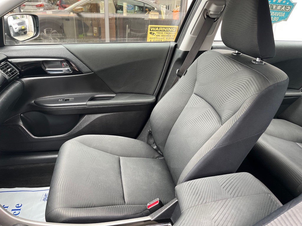 2017 Honda Accord Image 12
