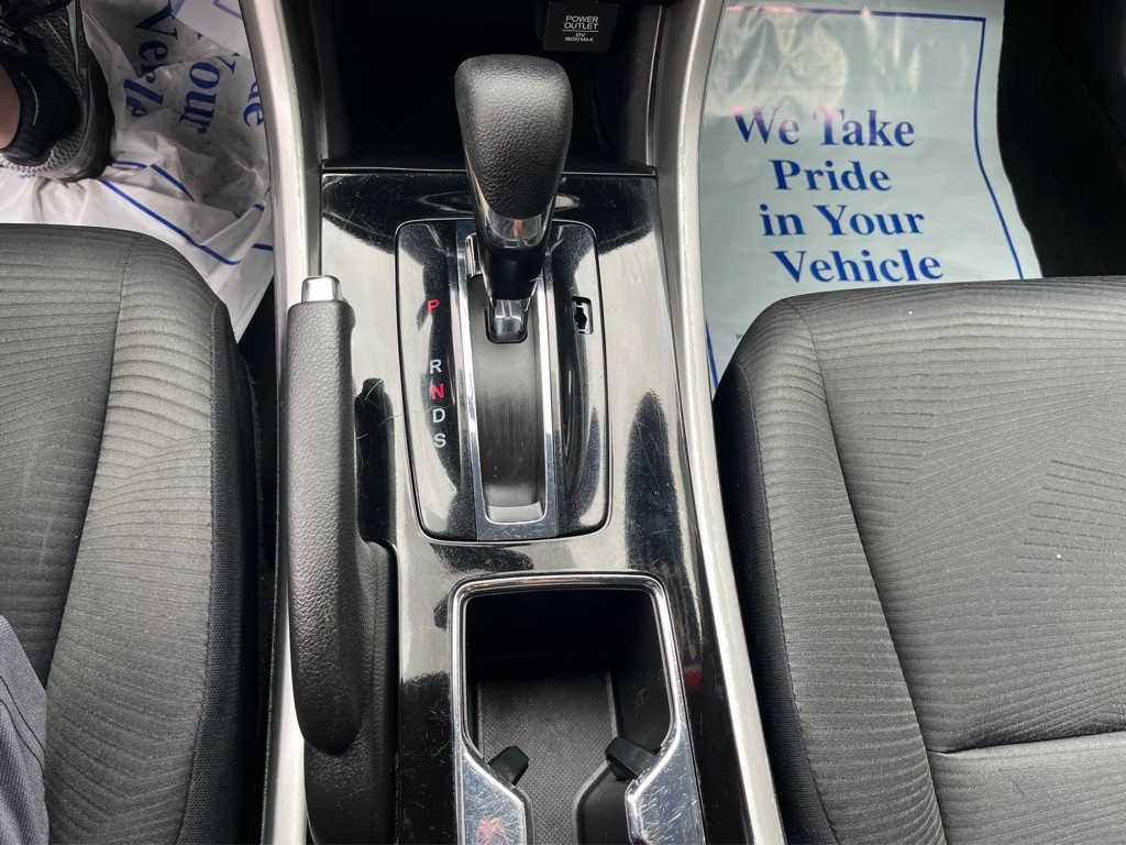 2017 Honda Accord Image 13