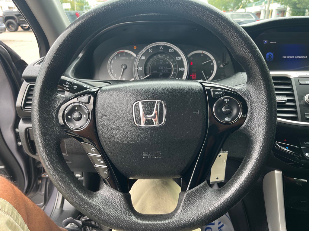 2017 Honda Accord Image 16