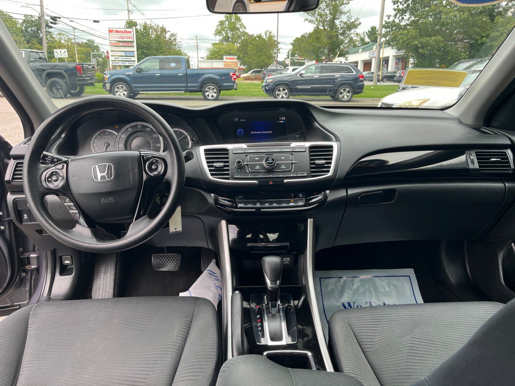 2017 Honda Accord Image 18