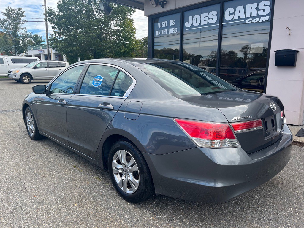 2011 Honda Accord Image 2