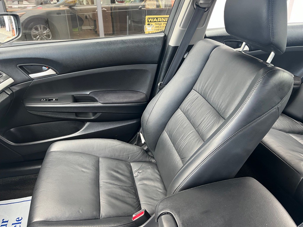 2011 Honda Accord Image 12