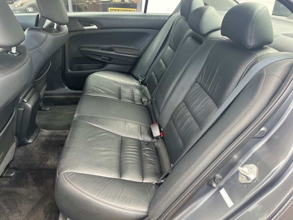 2011 Honda Accord Image 17