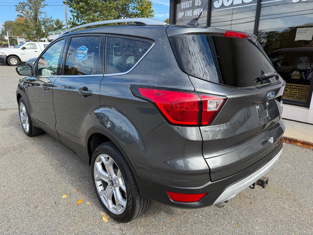 2019 Ford Escape Image 2