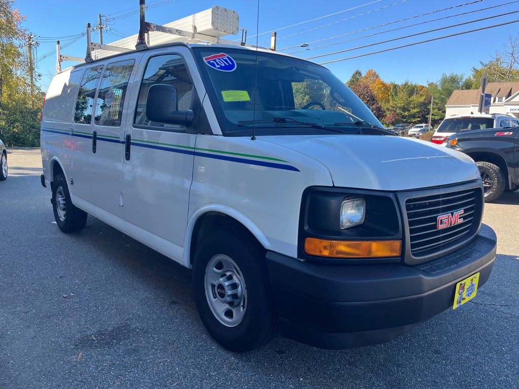 2017 GMC Savana Image 4