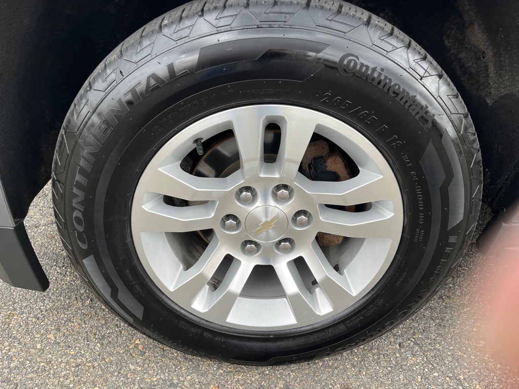 2020 Chevrolet Suburban Image 6