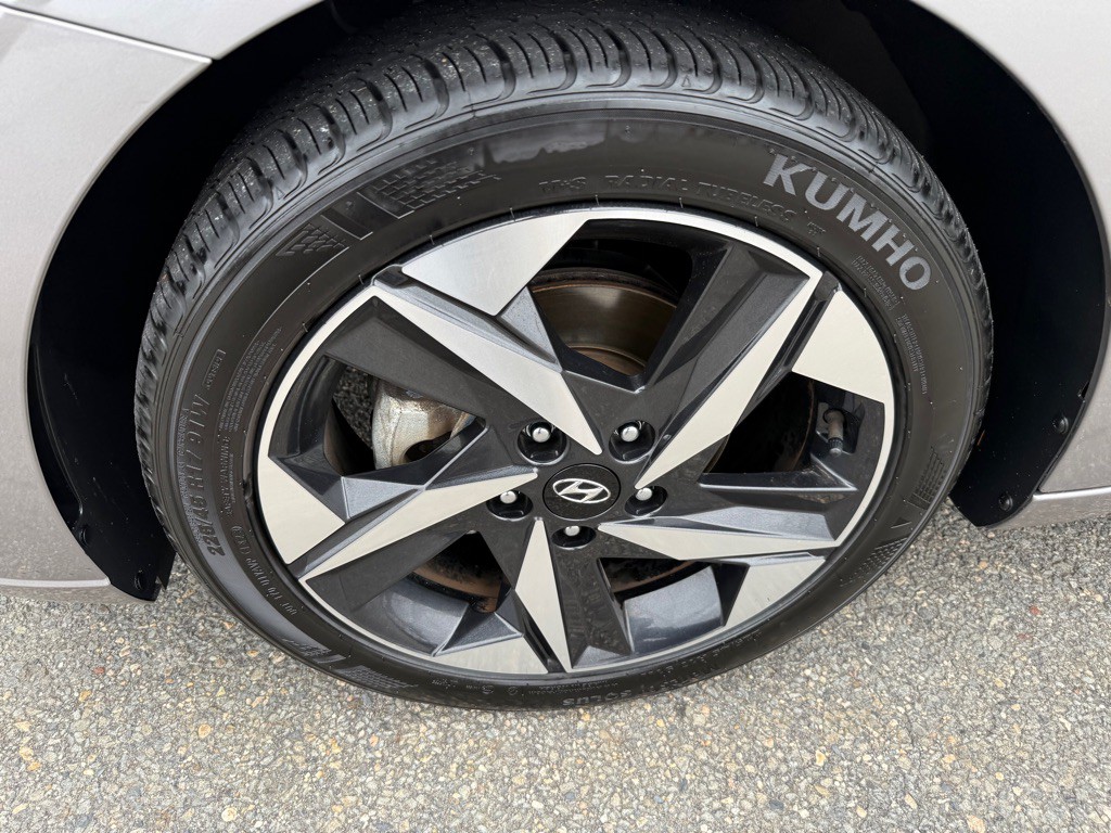 2023 Hyundai Elantra Image 8